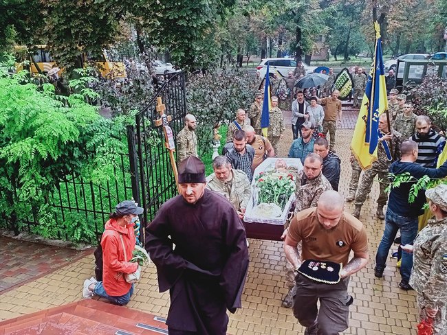 Украинского воина Александра Аксенова, погибшего на Донбассе, похоронили на Киевщине 02