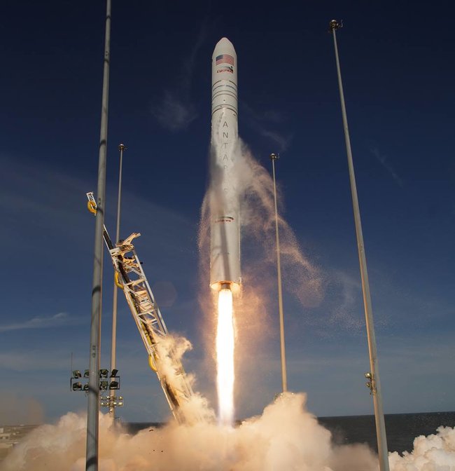 Созданная при участии Украины ракета Антарес вывела на орбиту корабль Cygnus с грузом для МКС 03