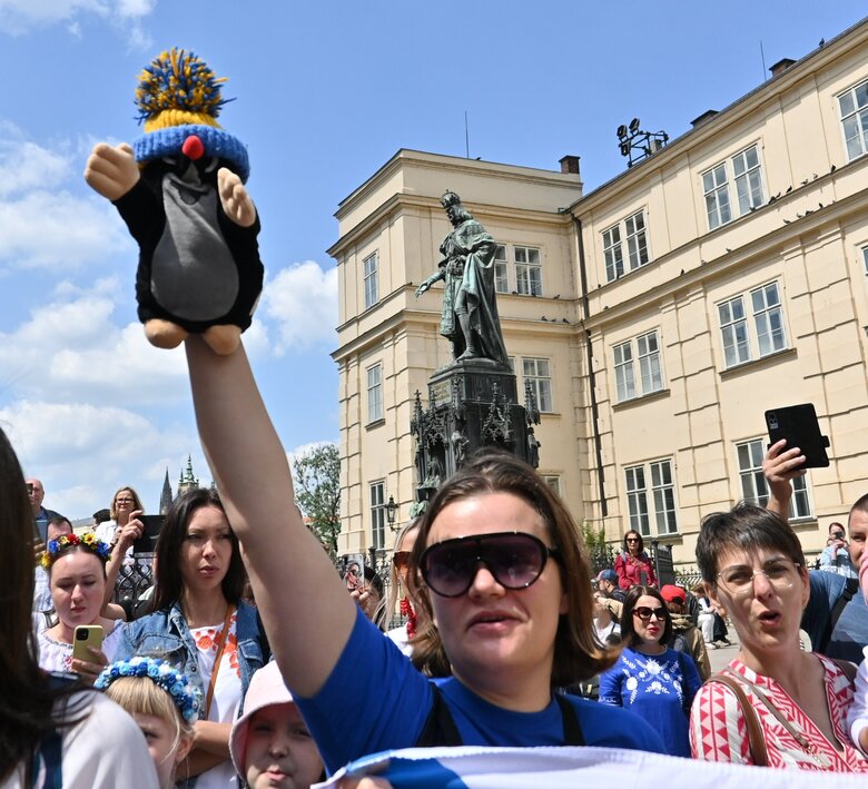 В Праге состоялся парад вышиванок 07