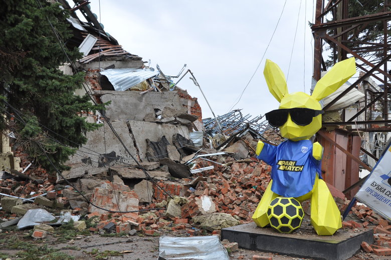 Несколькометровые воронки и разрушенные дома: последствия обстрела Чернигова российскими оккупантами 31