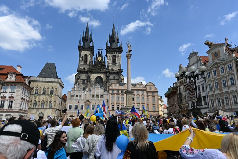 В Праге состоялся парад вышиванок 01