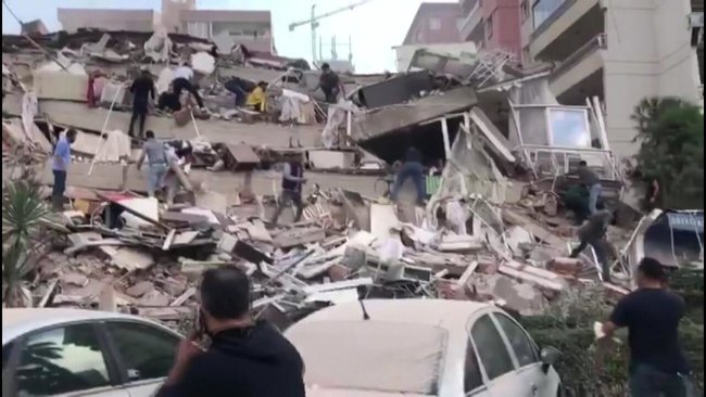 Сильний землетрус у Туреччині та Греції: в Ізмірі зруйновані будинки, по місту вдарило цунамі 02