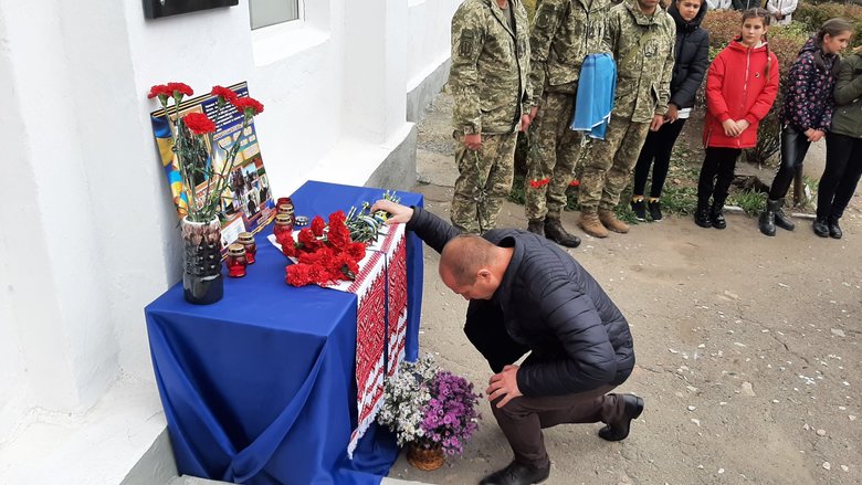 Мемориальные доски двум павшим воинам 36-й ОБрМП открыли в Николаеве 08