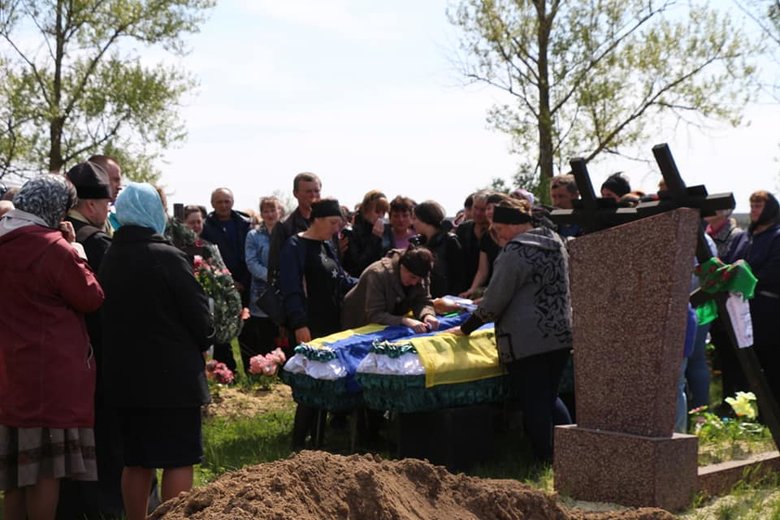 Воїнів 91-го ОПОЗ Андрія та Олександра Козирків, які загинули в бою з російськими окупантами, поховали на Сумщині 05