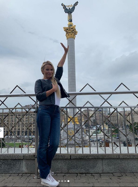 Российская телеведущая Дана Борисова, которая посещала оккупированный Крым и называла его российским, приехала в Киев 01