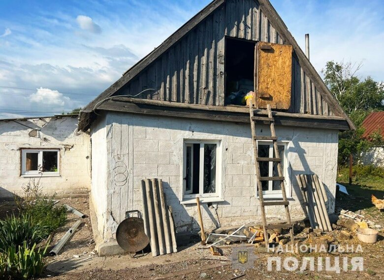 В результате российских обстрелов в Запорожской области разрушены дома и сельхозтехника, - Нацполиция 03