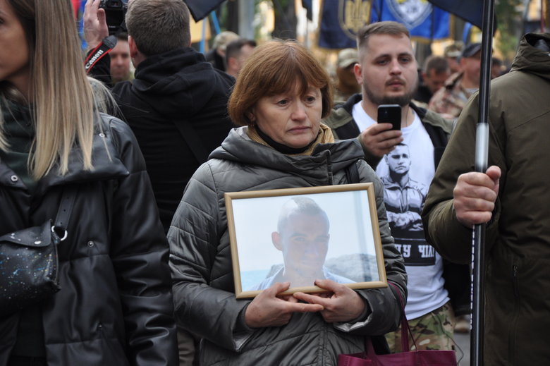 В Киеве прошел марш в честь Дня защитников и защитниц Украины 48