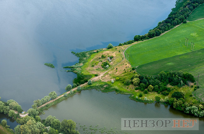 Сельская идиллия, извивающиеся реки и бегущие по полям облака: лето в Украине с высоты птичьего полета 16