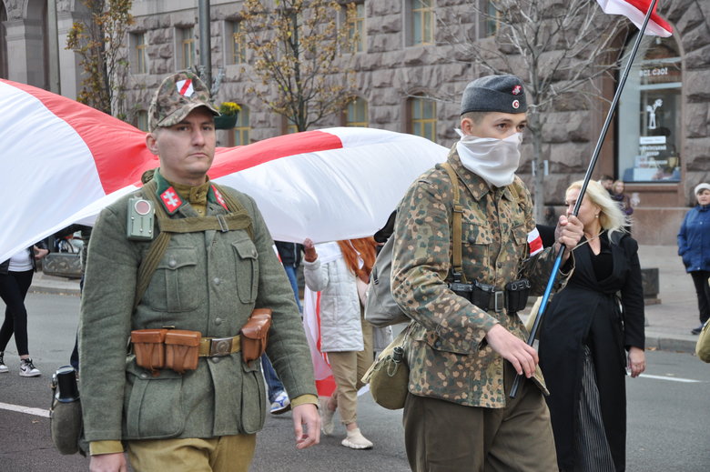 В Киеве прошел марш в честь Дня защитников и защитниц Украины 81