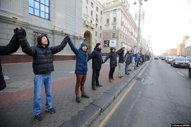 Мирно ми не домовимося, - в центрі Мінська протестують проти інтеграції з Росією 02