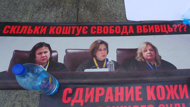 Побратимы убитого добровольца Олешко (Сармата) 10-й день продолжают голодовку под ОП: К нам никто не выходил. Ничего не говорил. Результата нет 07