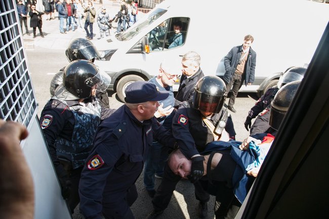На первомайских акциях в России задержали 124 человека 05