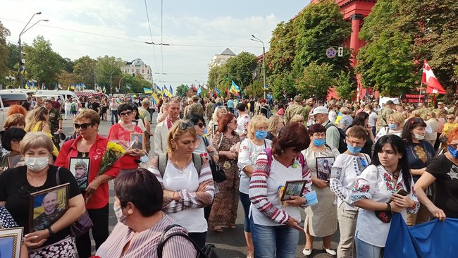 В центре Киева проходит Марш защитников Украины 05