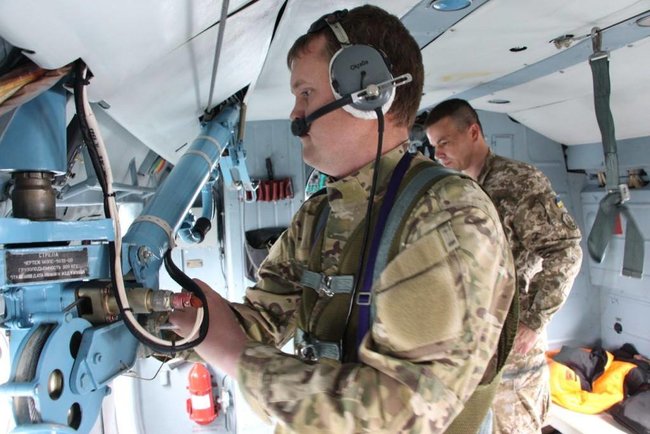 Ракетный катер ВМС Украины и корабль королевского флота Британии провели совместные тренировки в Черном море 08