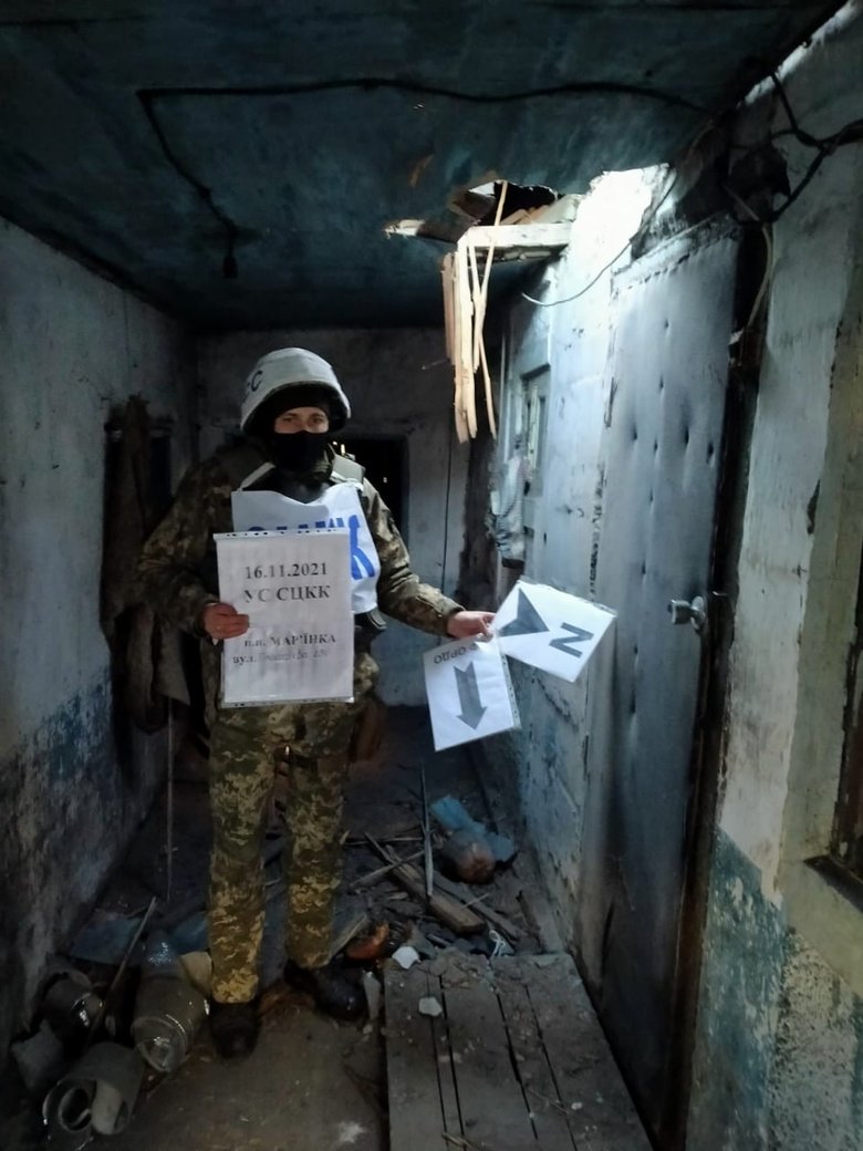 Российские войска обстреляли Марьинку, разрушен жилой дом и близлежащая территория, - СЦКК 06