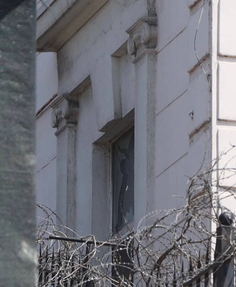 Здание генконсульства Китая повреждено в результате обстрела Одессы рашистами 02