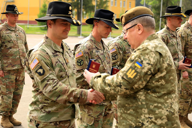 Более 130 американских десантников прибыли в Украину для подготовки украинских воинов, - Минобороны 09