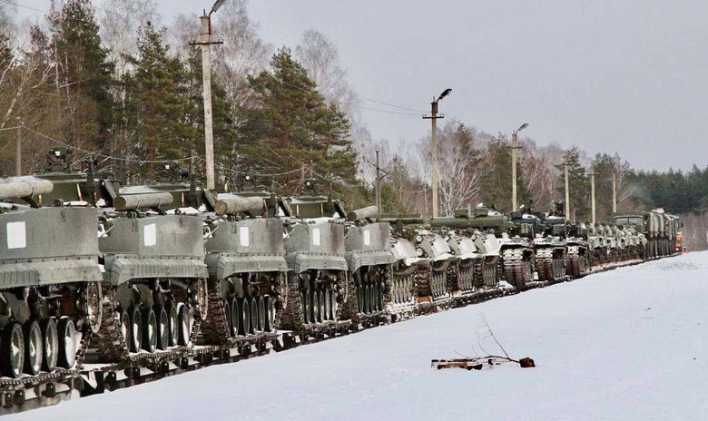 Російські військові та техніка продовжують прибувати до Білорусі 11