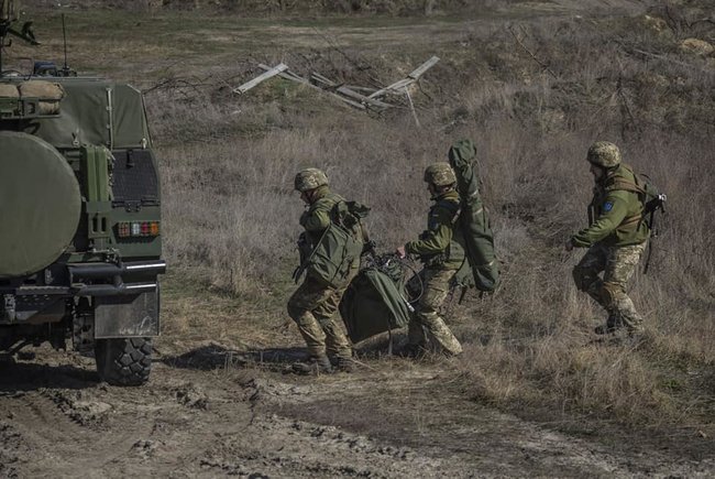 Украинские бронеавтомобили Варта-Новатор начали передавать в боевые бригады ВСУ 05