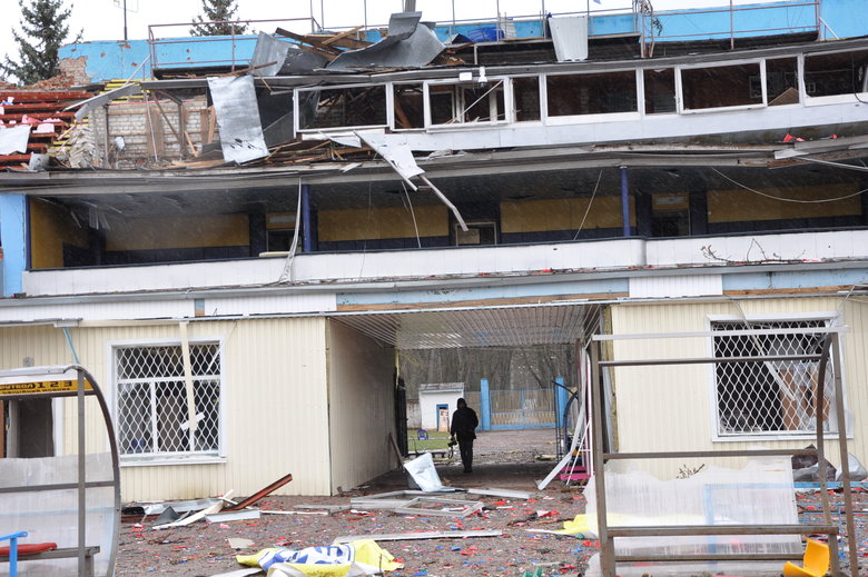 Несколькометровые воронки и разрушенные дома: последствия обстрела Чернигова российскими оккупантами 20