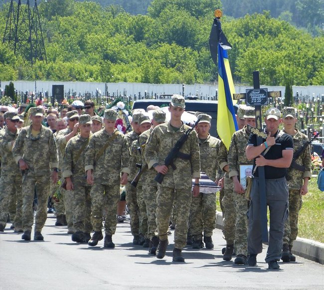 Прощання з командиром розвідвзводу 92-ї ОМБр Костянтином Грановим відбулось у Харкові 07