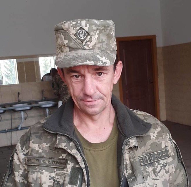 Українського воїна Євгена Щуренка, який загинув на Донбасі, поховали на Одещині 01