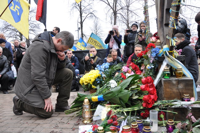 Панихида по Героям Небесной Сотни прошла в центре Киева 56