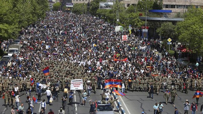 Революция в Армении 06