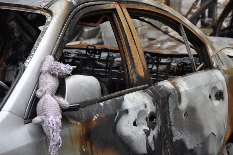 Несколькометровые воронки и разрушенные дома: последствия обстрела Чернигова российскими оккупантами 42