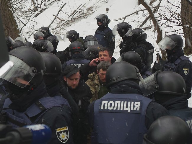 После ранения полицейского под судом по делу Труханова задержаны представители батальона Донбасс 04