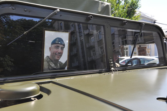 Киев проводил в последний путь военного медика Николая Илина, убитого российскими наемниками на Донбассе 13