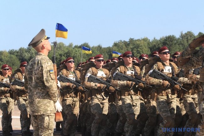 Слава Украине!: на параде в День Независимости будет звучать новое воинское приветствие и марш украинских националистов 04