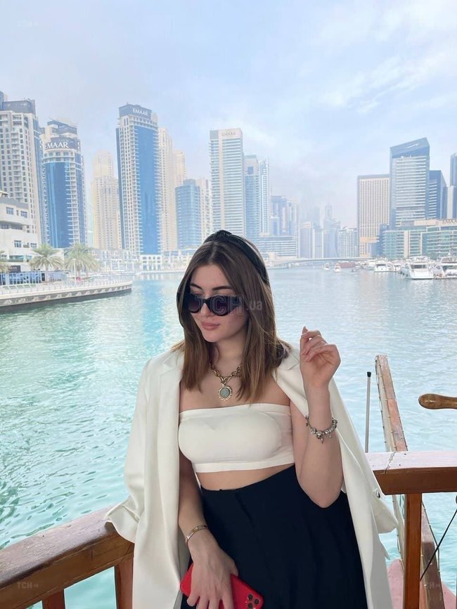 Яхта, сноубординг на песке и отель за $3 тыс.: дочь главаря ДНР Пушилина отдохнула на элитном курорте в Дубае 02