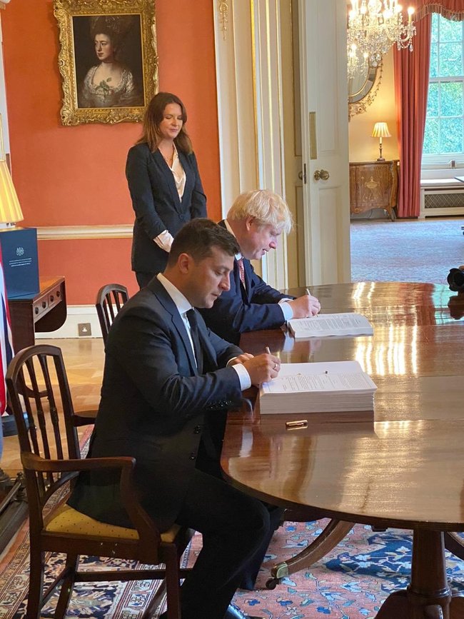 Зеленский и Джонсон подписали Соглашение о стратегическом партнерстве Украины и Великобритании, - Кулеба 01