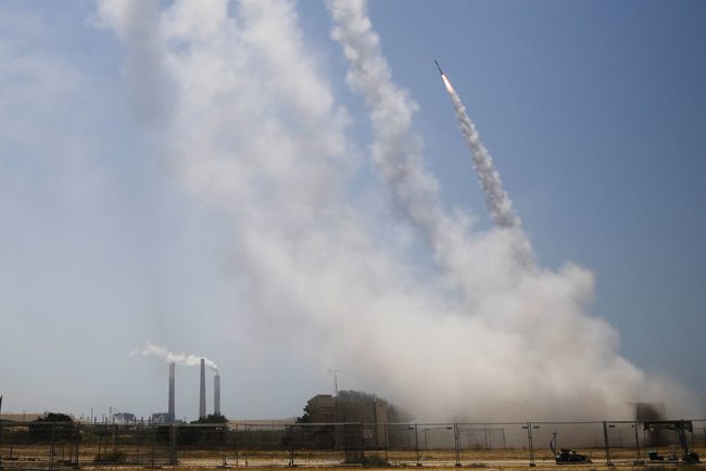 ХАМАС заявил, что выпустил по Тель-Авиву 130 ракет 14