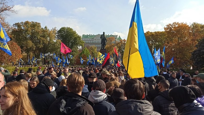 В Киеве прошел марш в честь Дня защитников и защитниц Украины 13
