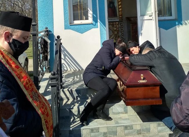У Чернівцях зустріли тіло загиблого на Донбасі воїна 10-ї ОГШБр Олександра Маланчука: завтра в місті відбудеться прощання 13