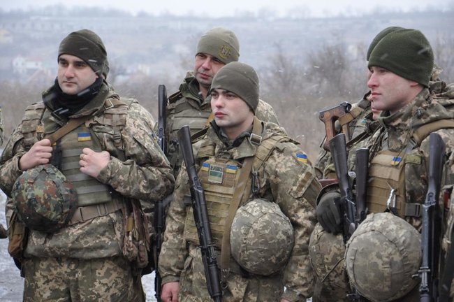 Украинских морских пехотинцев готовят инструкторы из Великобритании 02