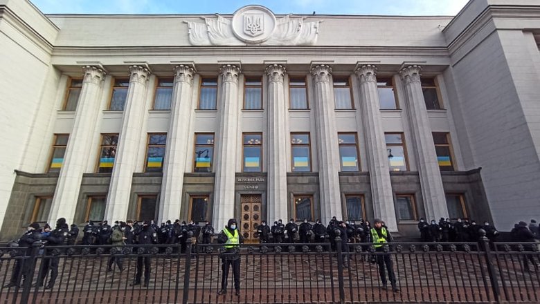 Акція SaveФОП у центрі Києва: мітингувальників відтіснили із Хрещатика, вони прямують під Раду 27