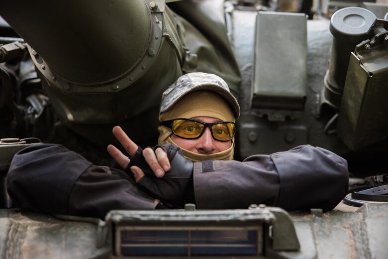 Залужный поблагодарил Польшу и Чехию за переданные Украине танки: Благодаря им боремся с общим многовековым врагом 05