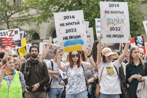 У Будапешті вперше відбувся велелюдний мітинг за Україну, поруч із проросійським 02