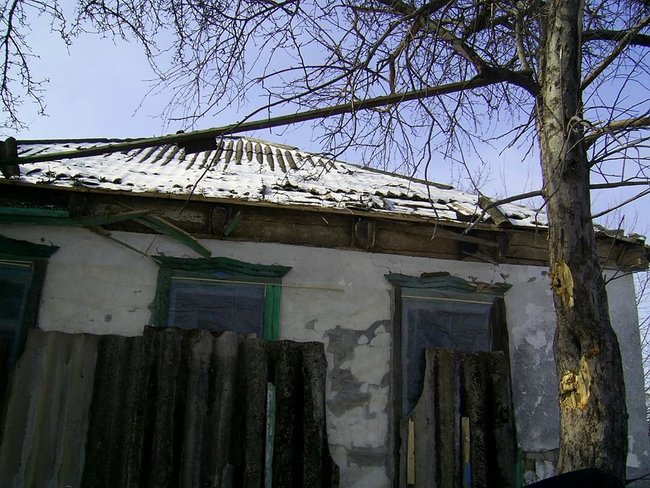 Российские оккупанты из артиллерии калибром 152 мм обстреляли жилой дом в Подлесном 02