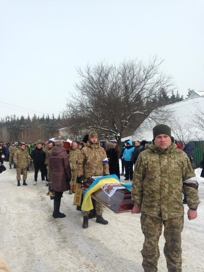 На Киевщине провели в последний путь погибшего на Донбассе воина Александра Сивко 02