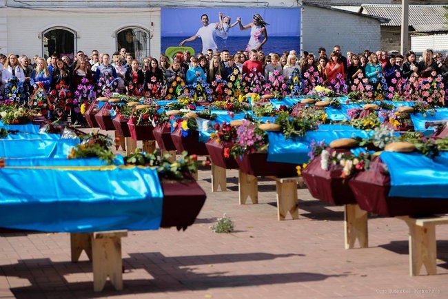 7 лет назад состоялся кровавый бой вблизи с. Цветные Пески на Луганщине. Погибли или пропали без вести 42 воина батальона Айдар и 80-й ОАМБр 01