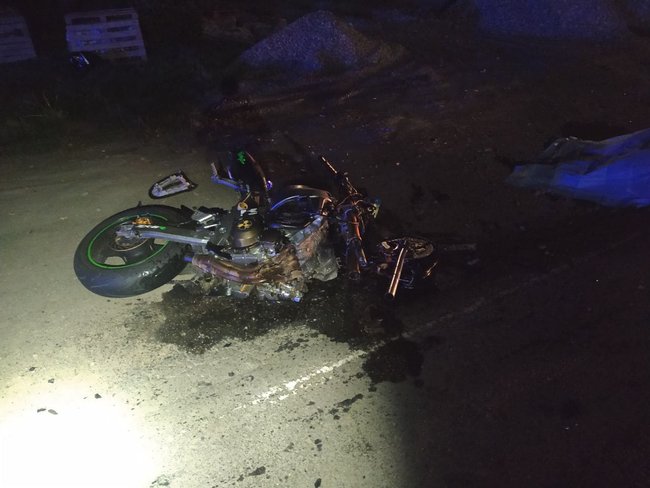 Одна людина загинула, трьох травмовано внаслідок зіткнення двох мотоциклів і легкового автомобіля на Івано-Франківщині, - ДСНС 01