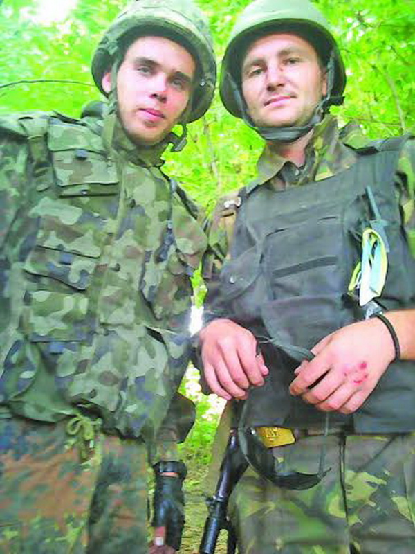 Украинские воины в 2014 году достали из болота брошенный террористами танк: его путь удалось проследить от самой России 09