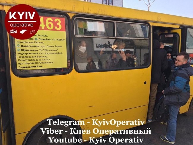 Киев без метро: очереди на остановках, переполненный транспорт и люди без масок 02